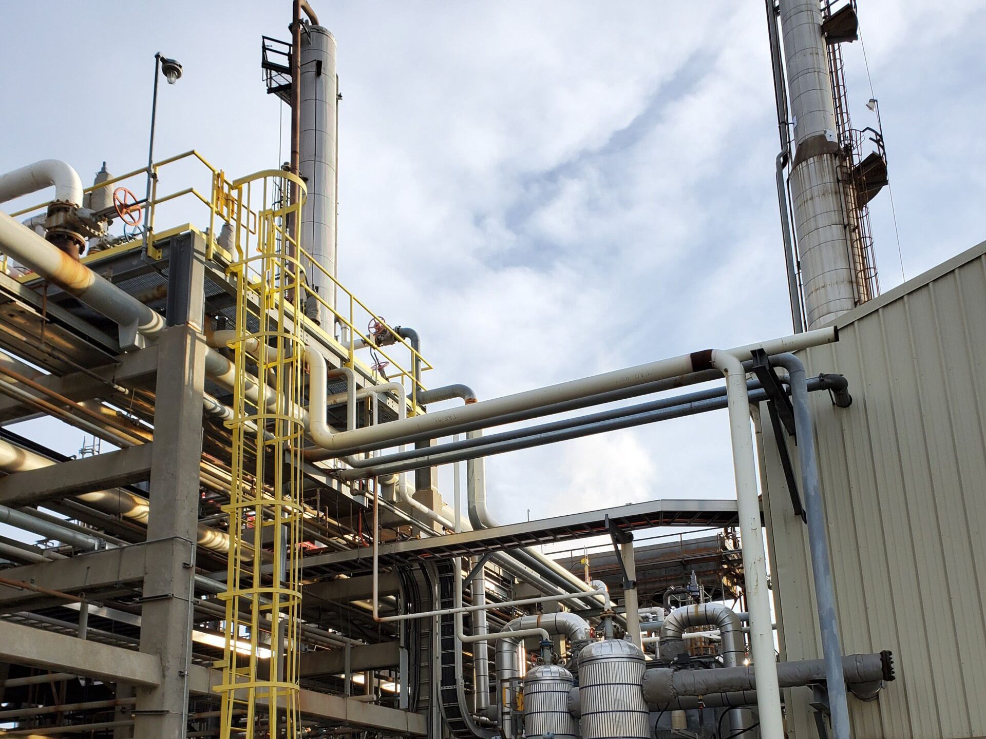REDD supported a local refinery with engineering to advance from a feasibility project to a design stage.